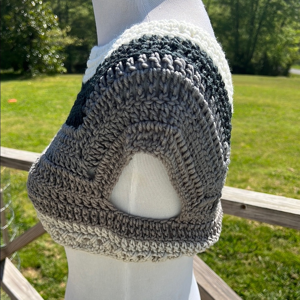 Handmade Crochet Gray and Black Crop Top - Picture 4 of 6